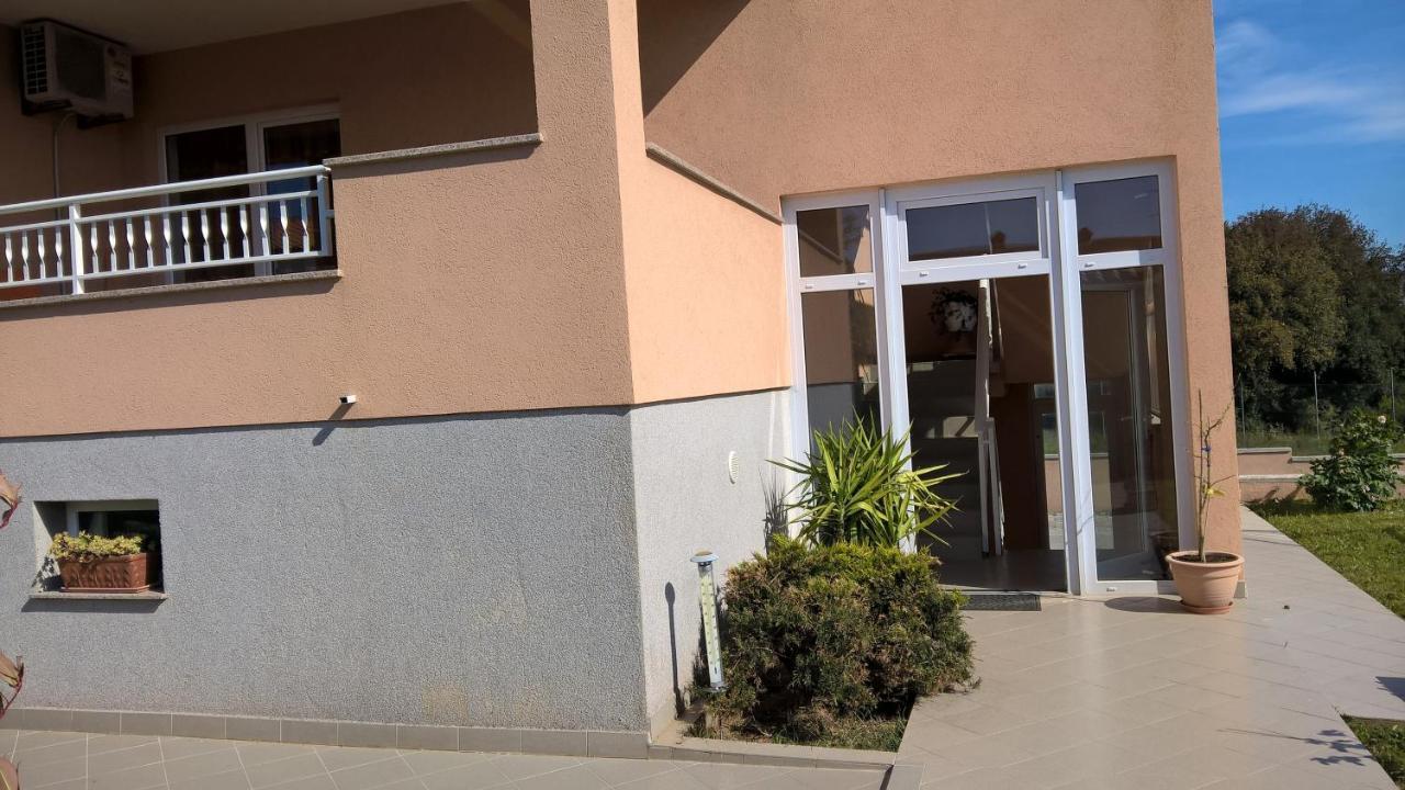 Apartment With A Parking Space - 11288 Pula